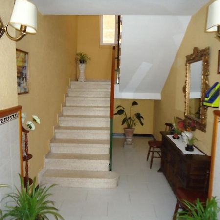 Hostal Los Claveles Baena Dış mekan fotoğraf