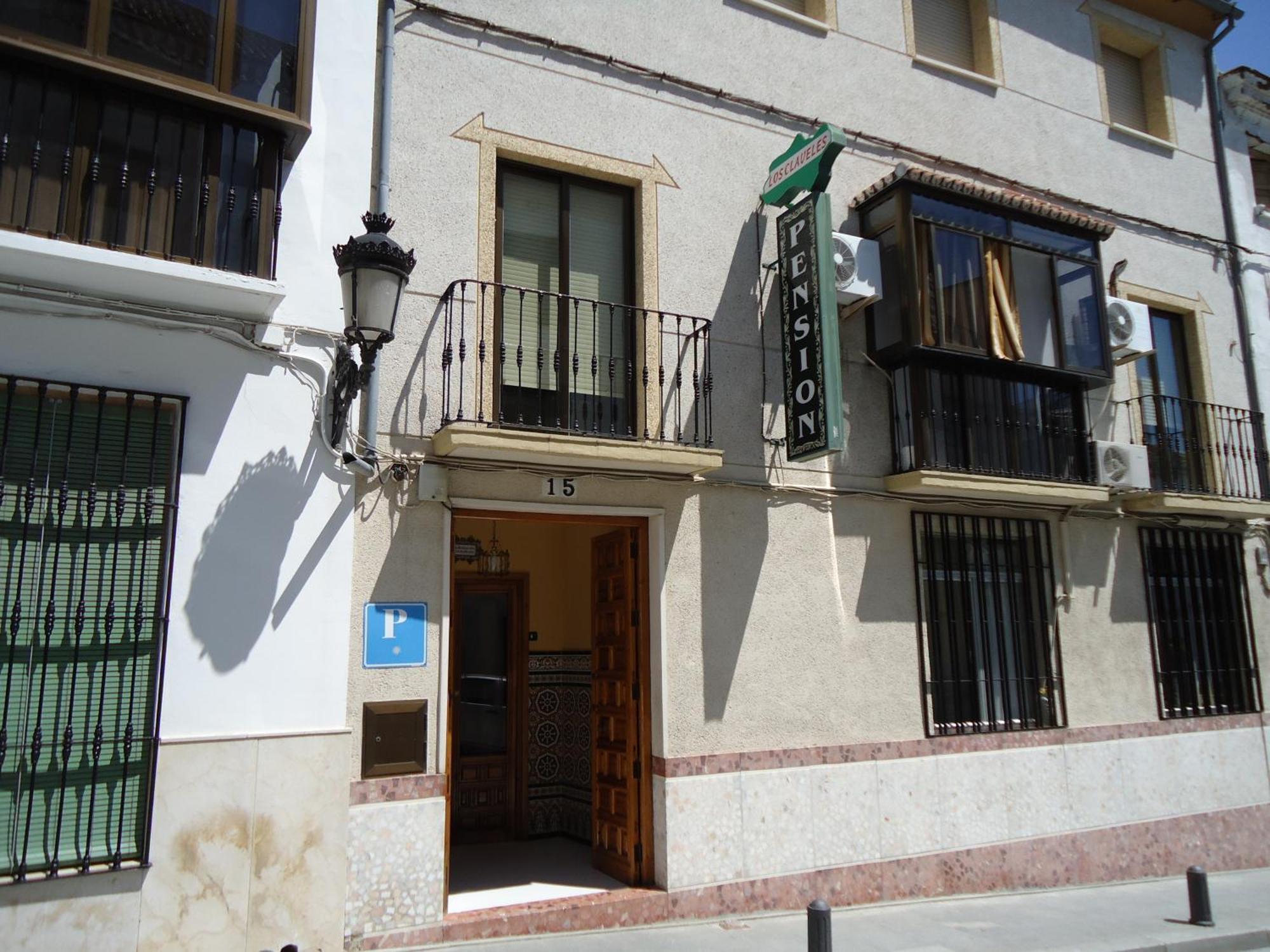 Hostal Los Claveles Baena Dış mekan fotoğraf